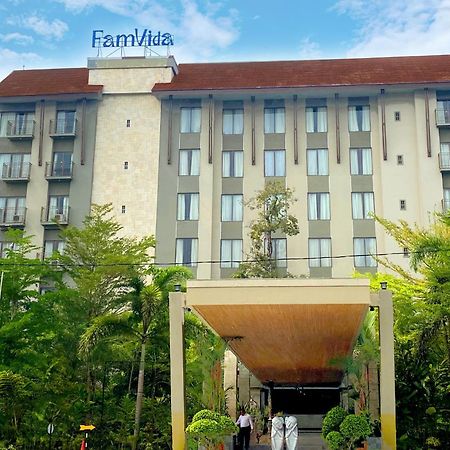 Famvida Hotel Lubuklinggau Ngoại thất bức ảnh
