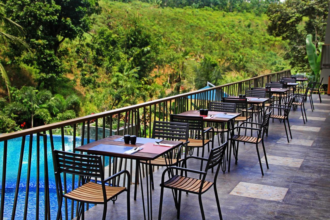 Famvida Hotel Lubuklinggau Ngoại thất bức ảnh