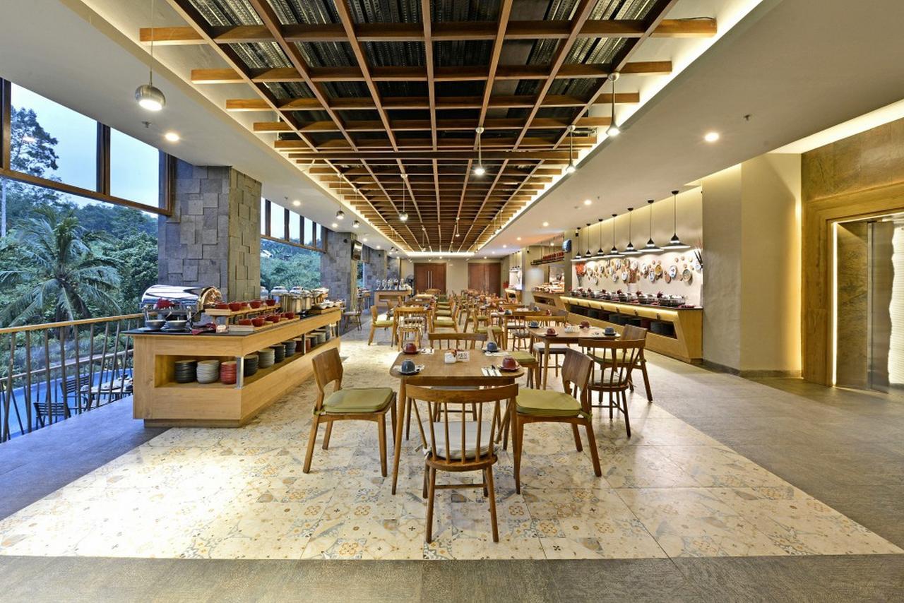 Famvida Hotel Lubuklinggau Ngoại thất bức ảnh