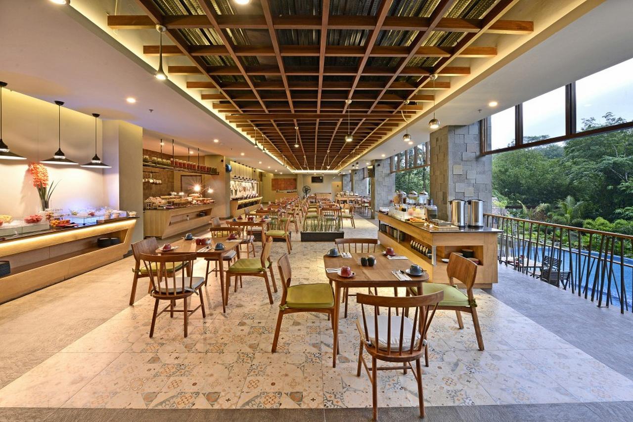 Famvida Hotel Lubuklinggau Ngoại thất bức ảnh