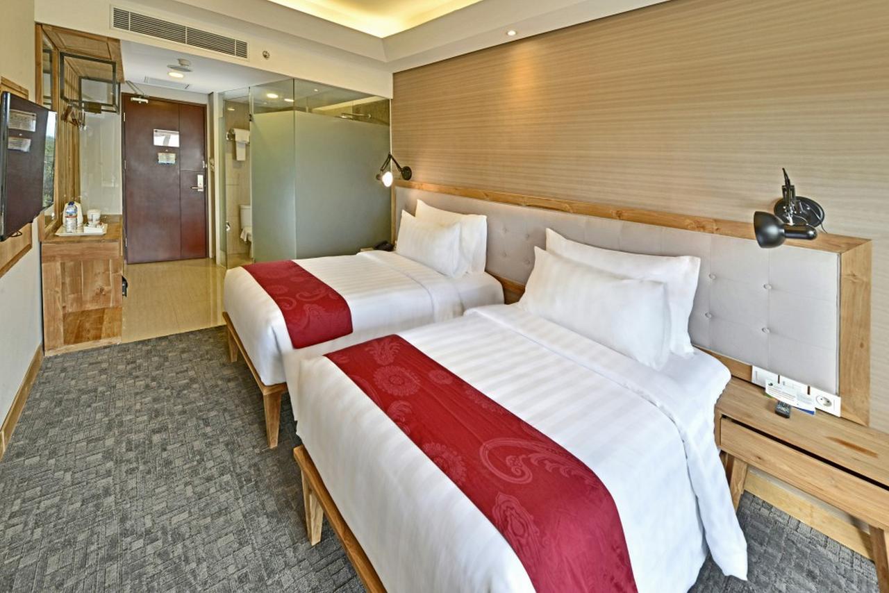 Famvida Hotel Lubuklinggau Ngoại thất bức ảnh