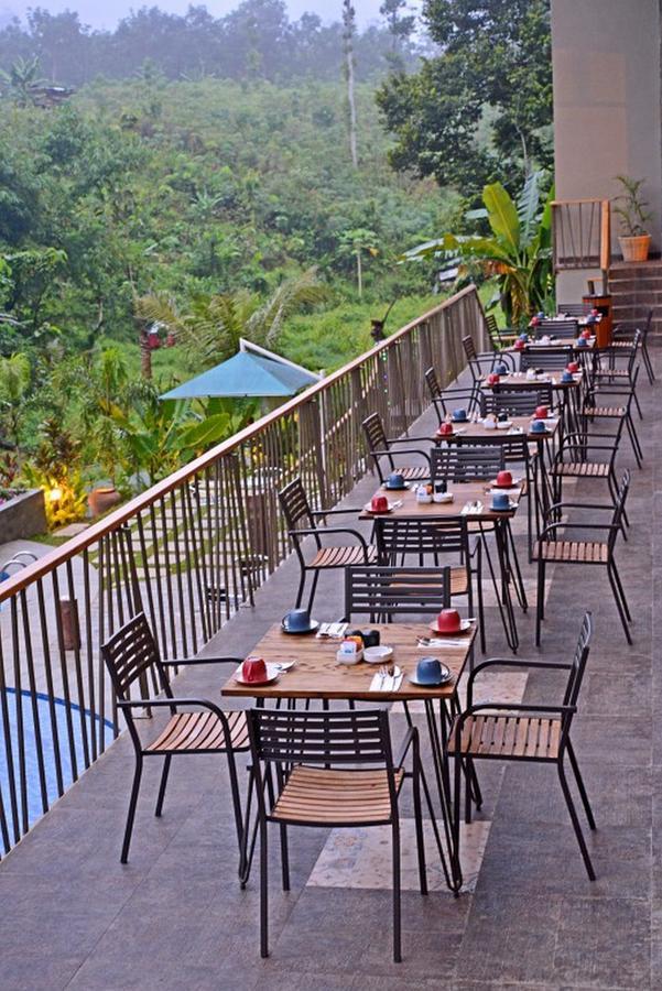 Famvida Hotel Lubuklinggau Ngoại thất bức ảnh